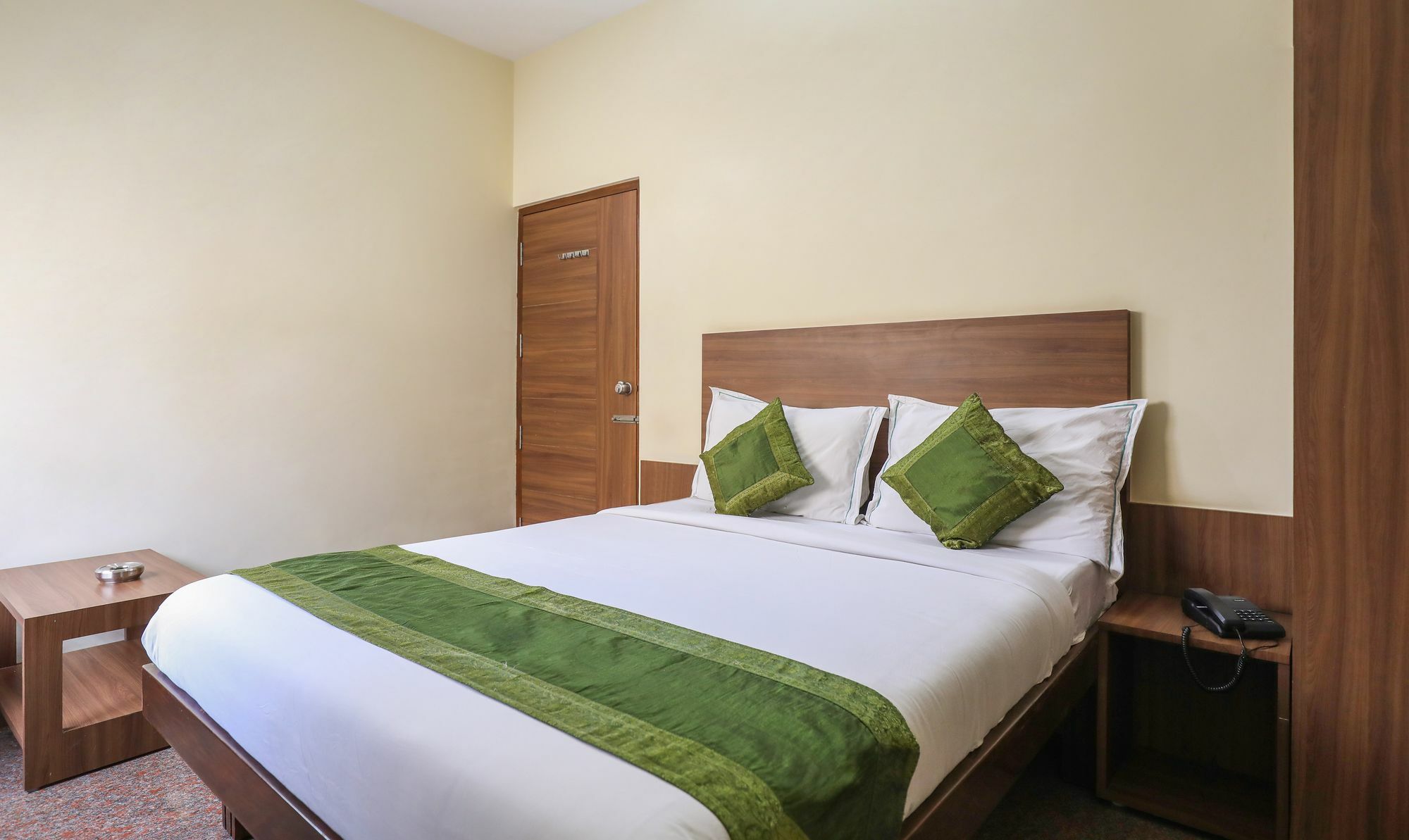 Treebo Trip Kapil Royalista Hotel Ludhiana Eksteriør billede